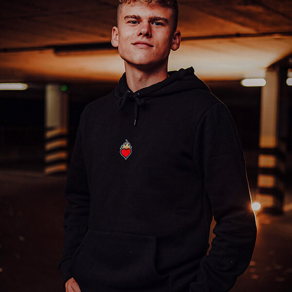 Czarna-bluza-SERCE-color