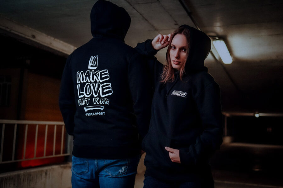 Make-LOVE-not-war—hoodie